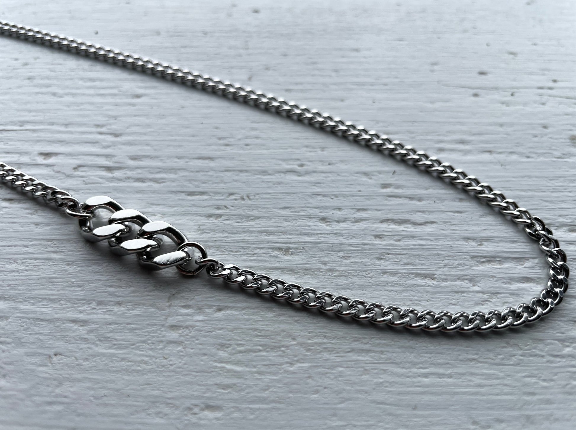 RHYTHM - CHAIN NECKLACE - Gray